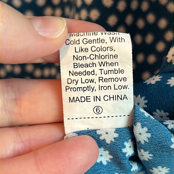 ⚡️ 3 for $20 ⚡️ SHEIN Flutter Sleeve Floral Top - Picture 9 of 9